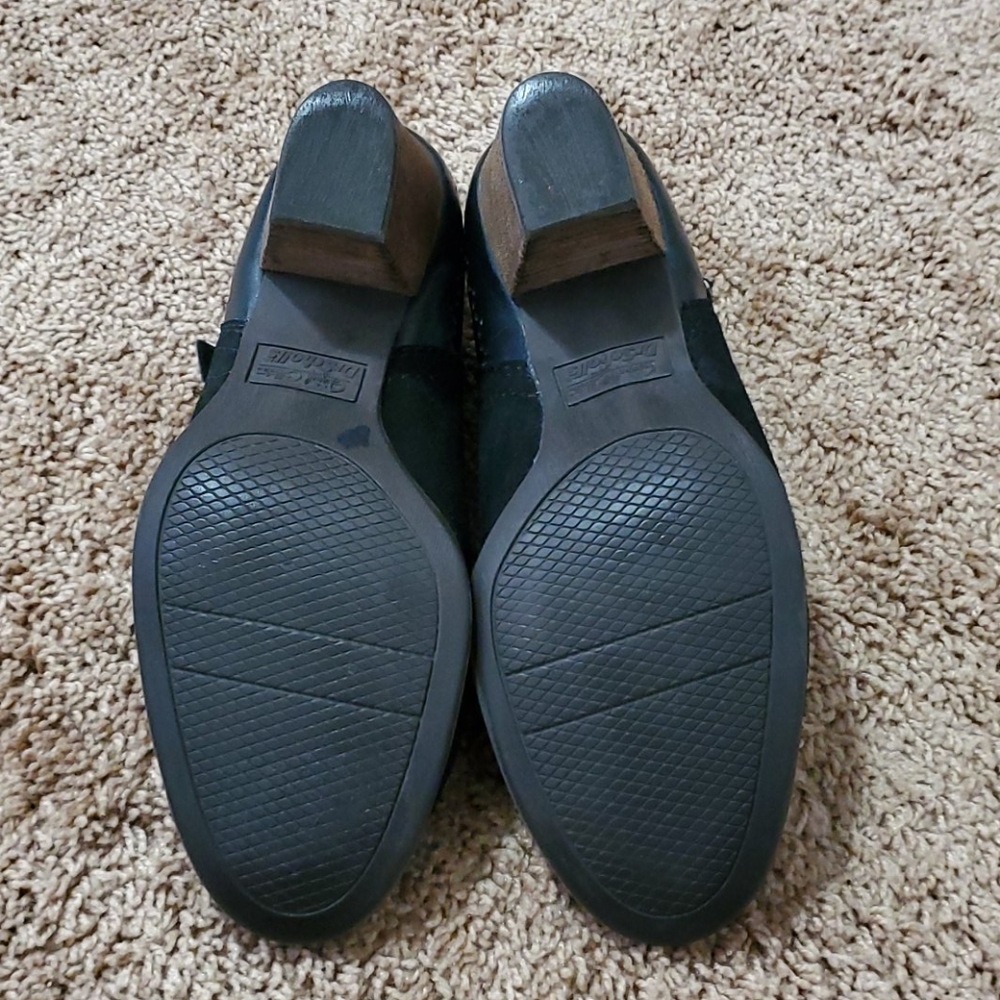 Shoes - Picture 5 of 6